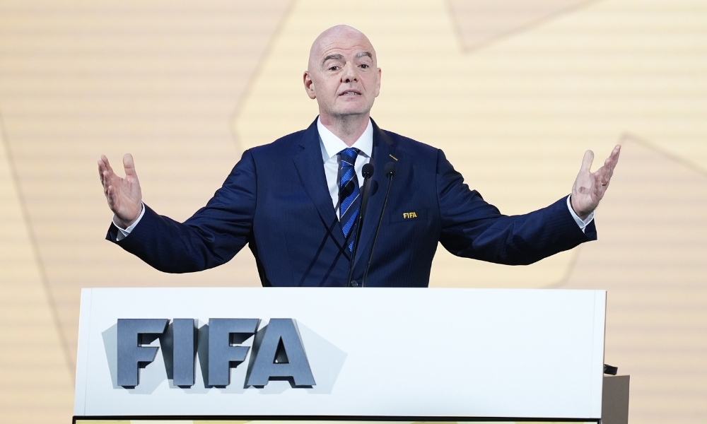 斯洛特背锅?利物浦英超15分领跑不轮休 欧冠惨成16郎.